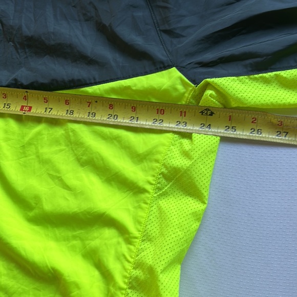 Nike Running HiVis Light Jacket Unisex XL High Visibility Reflective Windbreaker - Picture 7 of 8